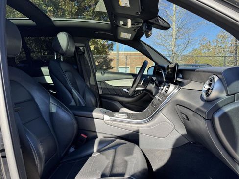 Certified 2021 Mercedes-Benz GLC 300 image 31