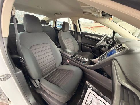 Used 2020 Ford Fusion SE image 23
