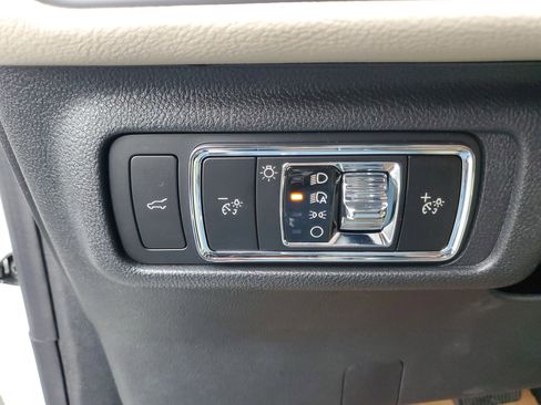 New 2026 Lincoln Corsair Premiere image 13