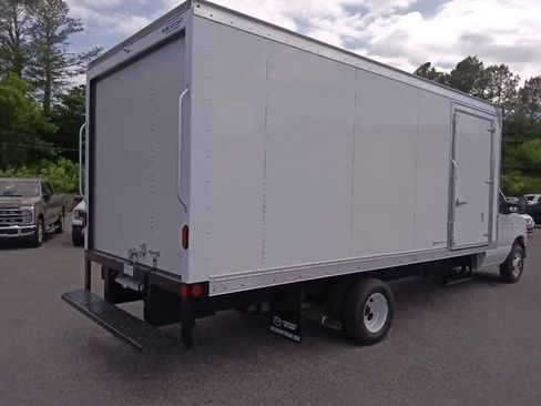 New 2026 Ford E-450 and Econoline 450 Super Duty w/ Power Equipment Group RWD image 3