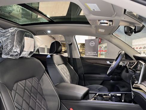 New 2026 Volkswagen Atlas SEL Premium R-Line image 10