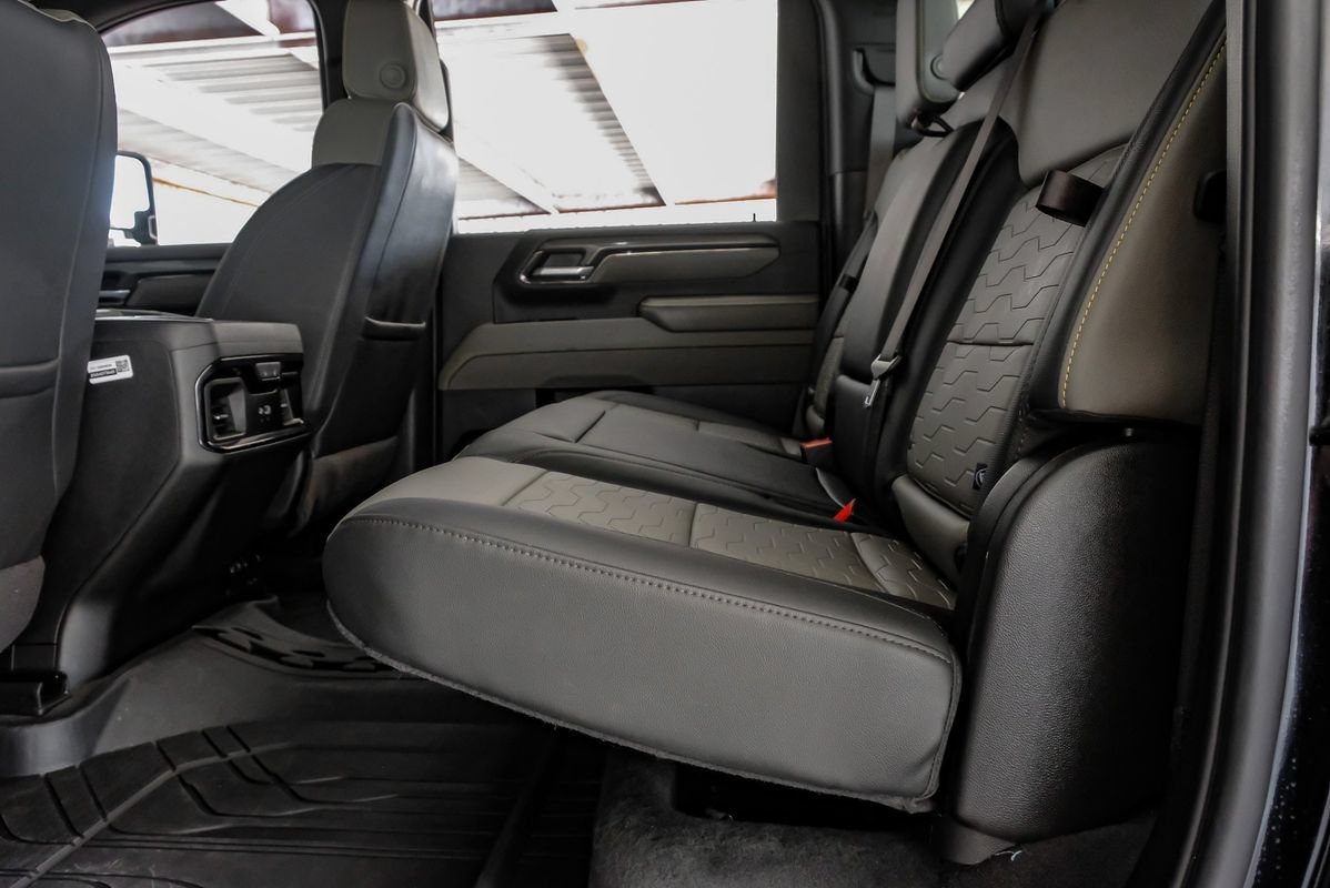 Used 2025 Chevrolet Silverado 2500 ZR2 w/ Technology Package AWD/4WD image 38