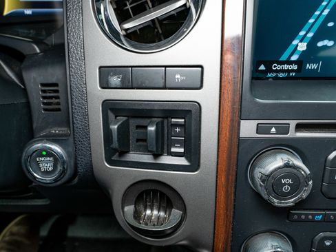 Used 2017 Ford Expedition Platinum image 27