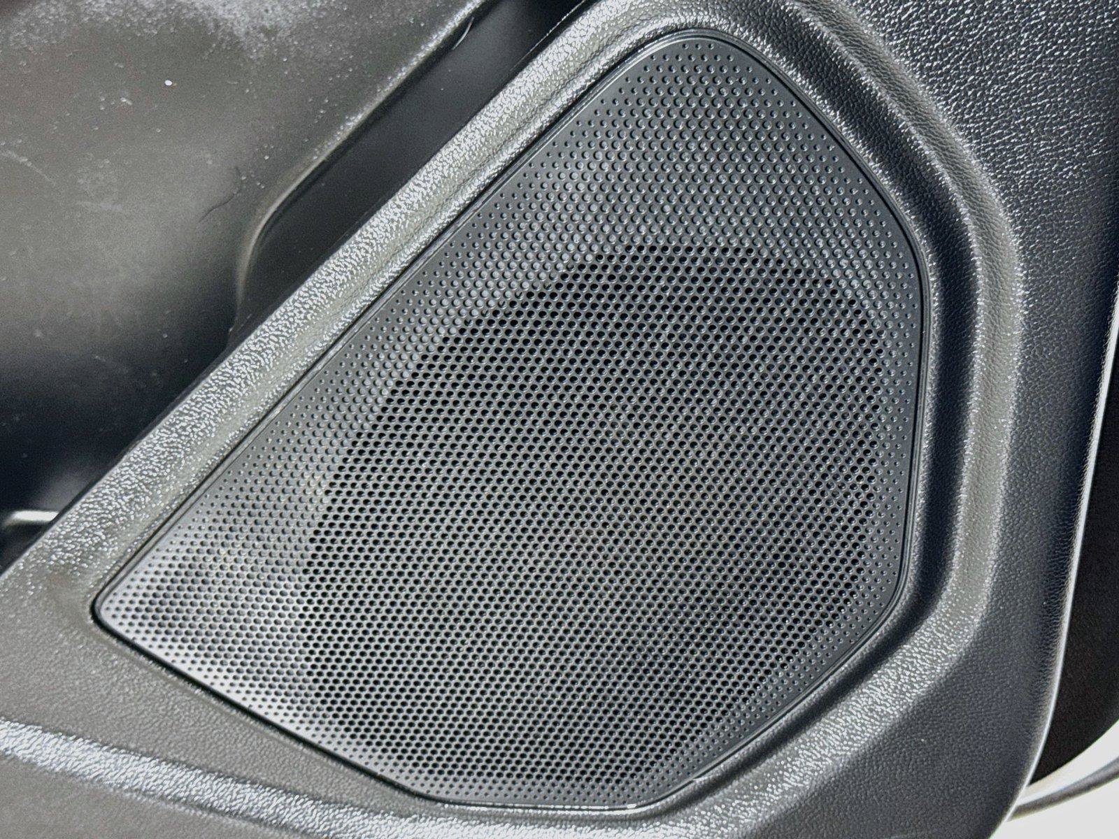 Used 2021 Ford Explorer XLT w/ Equipment Group 202A RWD image 17