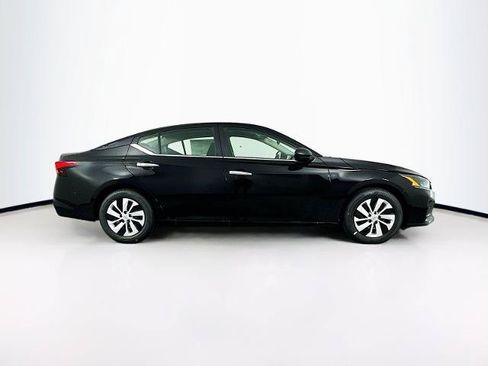 Certified 2025 Nissan Altima 2.5 S FWD image 8