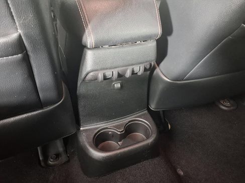 Used 2017 Jeep Wrangler Unlimited Sahara image 22