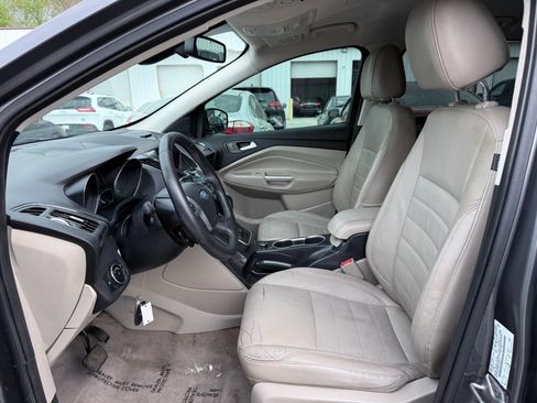 Used 2014 Ford Escape Titanium w/ Equipment Group 401A FWD image 2