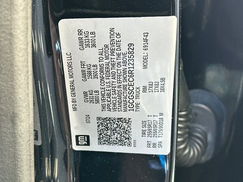 Used 2024 Chevrolet Colorado LT w/ LT Convenience Package image 39