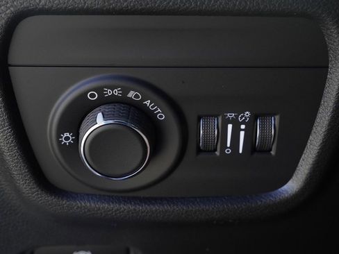 New 2026 Jeep Grand Cherokee Altitude image 13