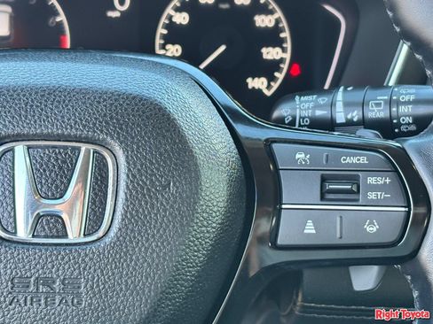 Used 2024 Honda Pilot Touring image 23