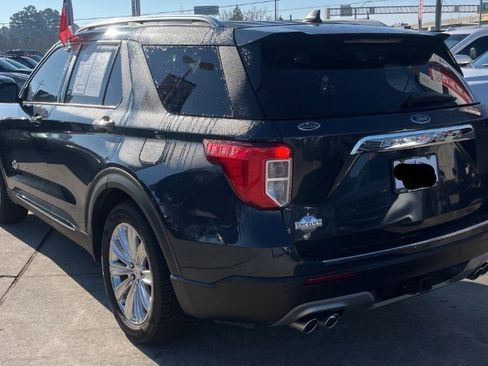 Used 2023 Ford Explorer King Ranch w/ Technology Package image 3