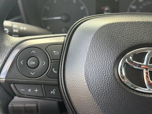 Used 2025 Toyota Corolla LE FWD image 29