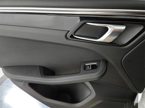 Used 2021 Porsche Macan image 19