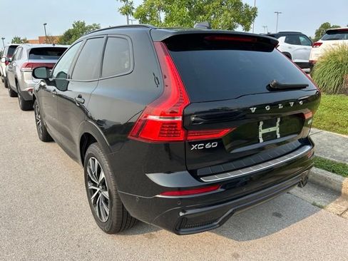 Used 2023 Volvo XC60 B5 Plus AWD/4WD image 6