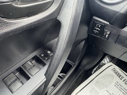 Used 2017 Toyota Corolla LE image 14