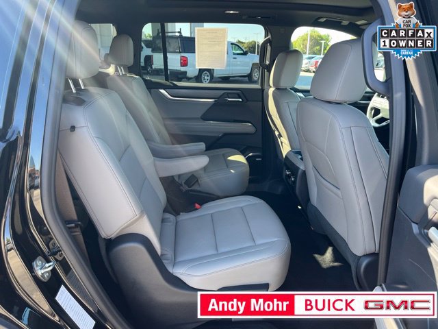 Used 2026 GMC Acadia Elevation w/ Elevation Premium Package FWD image 41