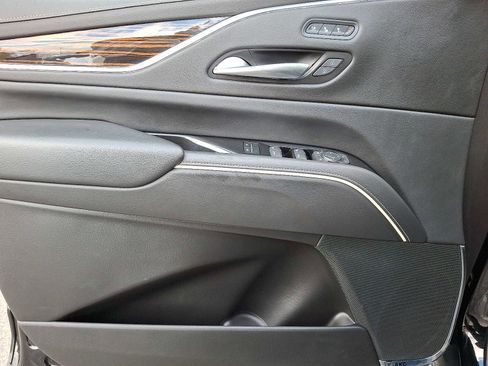 Used 2024 Cadillac Escalade Premium Luxury image 13