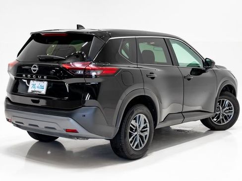 Used 2023 Nissan Rogue S FWD image 32