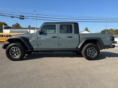 Used 2025 Jeep Gladiator Rubicon w/ Safety Group image 9