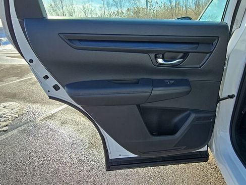 Used 2023 Honda CR-V LX image 29