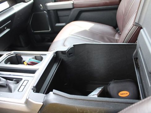 Used 2015 Ford F150 Platinum w/ Equipment Group 701A Luxury image 46