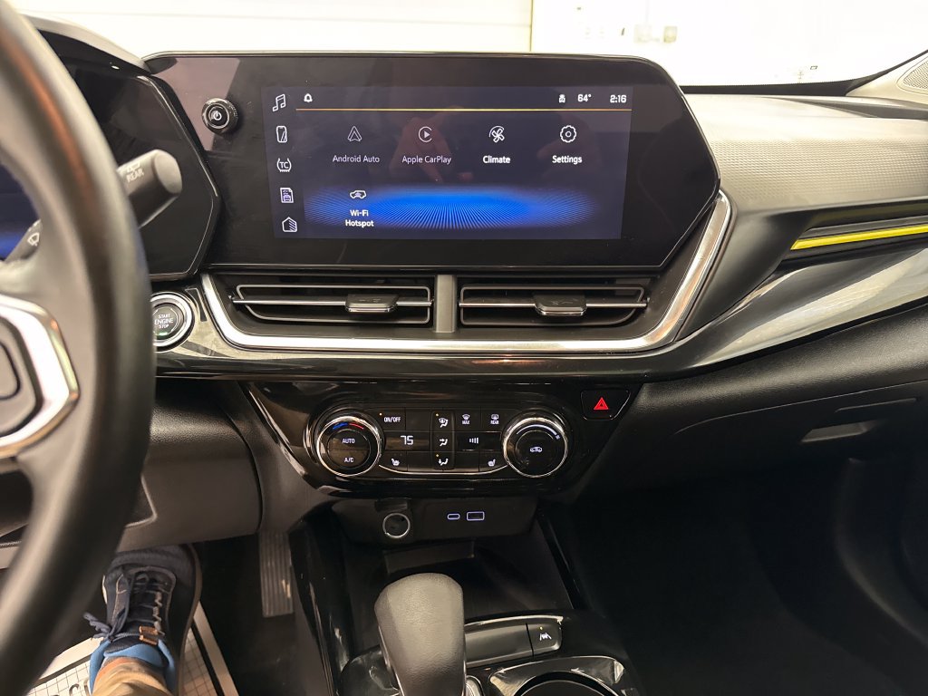Used 2024 Chevrolet Trax ACTIV w/ Sunroof Package FWD image 17