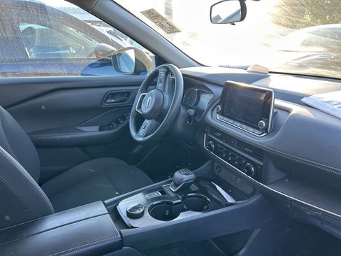 Used 2024 Nissan Rogue S AWD/4WD image 10