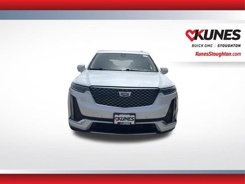 Used 2022 Cadillac XT6 Premium Luxury w/ Platinum Package AWD/4WD image 2