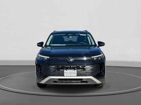 New 2026 Volkswagen Tiguan SE FWD image 2