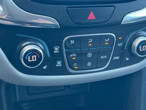 Used 2019 Chevrolet Equinox LT AWD/4WD image 17