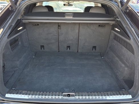 Used 2019 Audi Q8 Prestige image 10