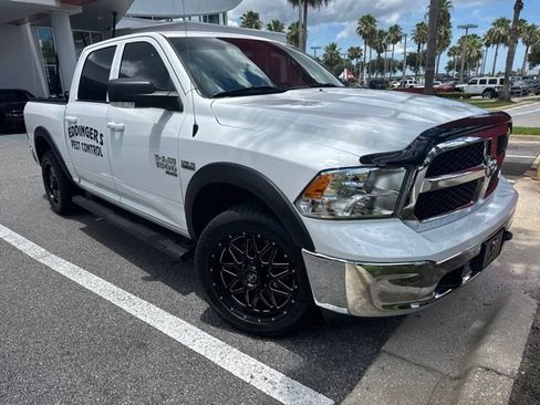 Used 2022 RAM 1500 Classic SLT w/ Electronics Convenience Group AWD/4WD image 2