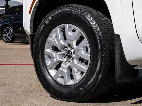 Used 2022 Nissan Frontier SV image 53