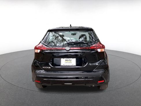 Used 2024 Nissan Kicks S image 6