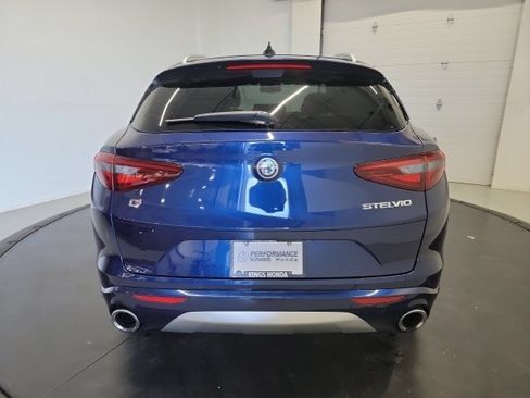 Used 2021 Alfa Romeo Stelvio Ti AWD/4WD image 8