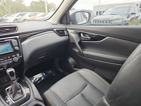 Used 2017 Nissan Rogue Sport SL image 11
