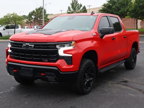 Used 2024 Chevrolet Silverado 1500 LT Trail Boss w/ Convenience Package II AWD/4WD image 31