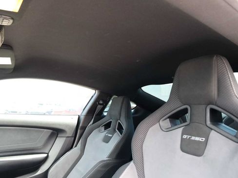 Used 2019 Ford Mustang Shelby GT350 w/ Technology Package RWD image 4