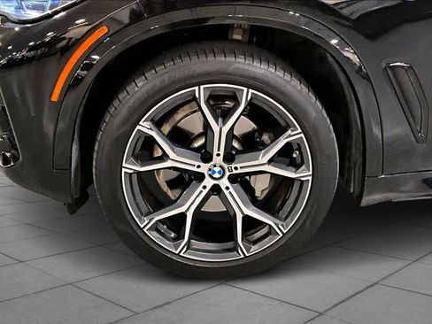 Used 2021 BMW X5 xDrive40i w/ M Sport Package image 11