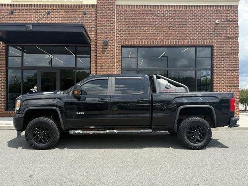 Used 2018 GMC Sierra 2500 SLT w/ Duramax Plus Package AWD/4WD image 4