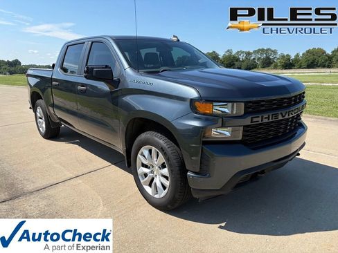 Used 2020 Chevrolet Silverado 1500 Custom w/ Custom Value Package AWD/4WD image 1