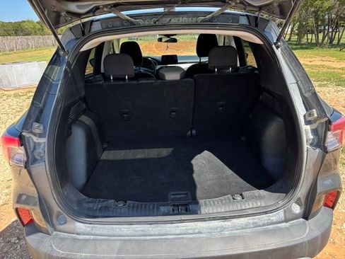 Used 2022 Ford Escape SE image 8