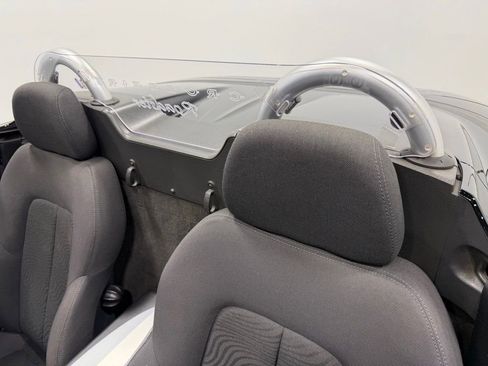 Used 2005 Chrysler Crossfire Convertible image 16