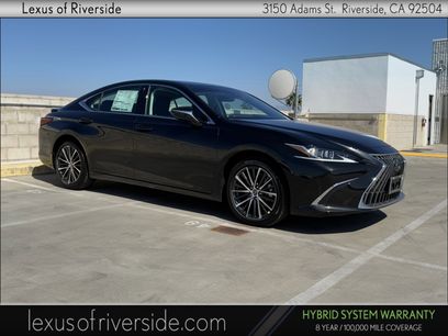 New 2025 Lexus ES 300h w/ Premium Package