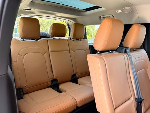 Used 2023 Land Rover Defender 130 First Edition image 31