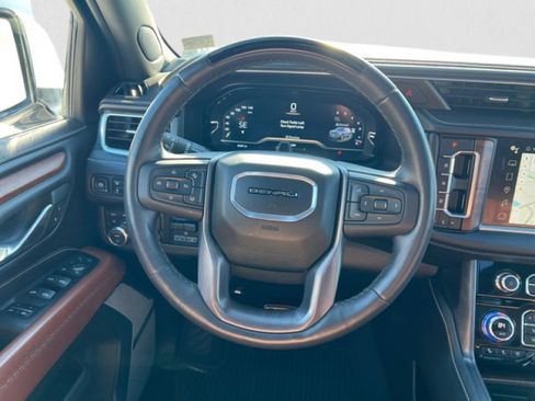 Used 2024 GMC Yukon XL Denali Ultimate AWD/4WD image 16