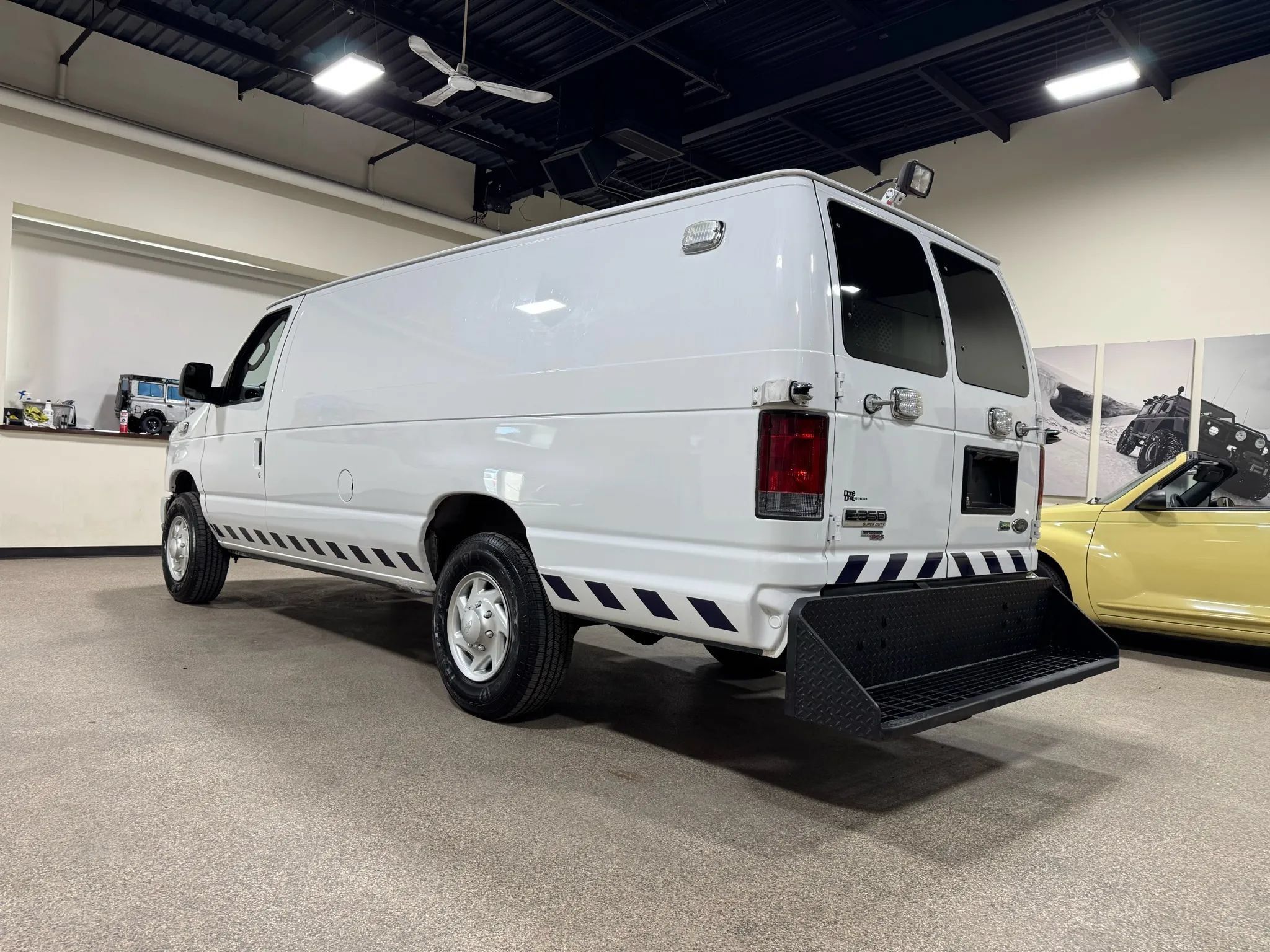 Used 2012 Ford E-350 and Econoline 350 Extended Super Duty w/ PWR Group RWD image 15