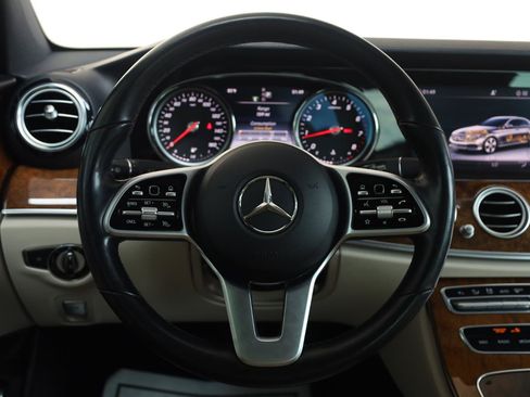 Used 2019 Mercedes-Benz E 300 4MATIC image 36