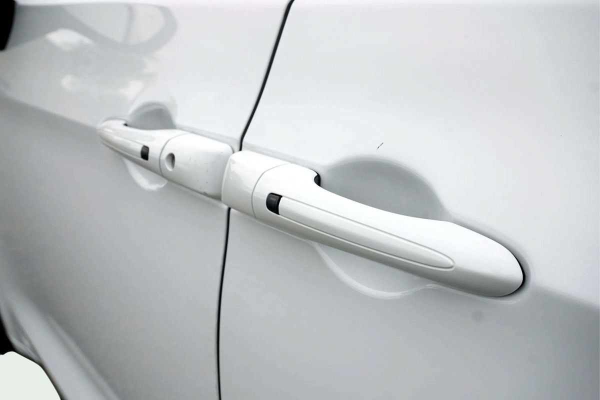 Used 2023 Chrysler Pacifica Touring-L FWD image 11
