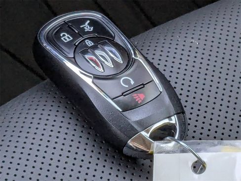 Used 2025 Buick Encore GX Avenir w/ Avenir Technology Package image 40